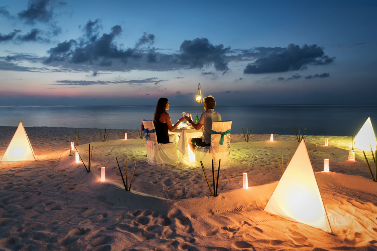 Dîner romantique aux Maldives