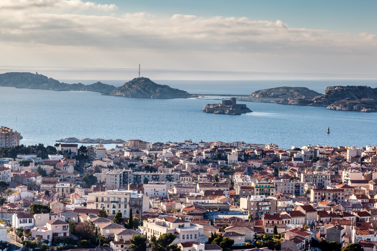 Photo en cadre - Vue de la mer sur Marseille en France cadre photo noir  avec