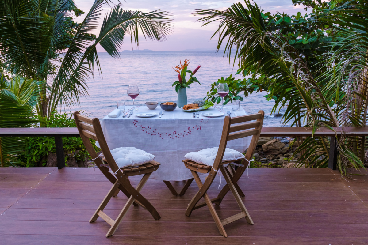 Dîner romantique aux Maldives