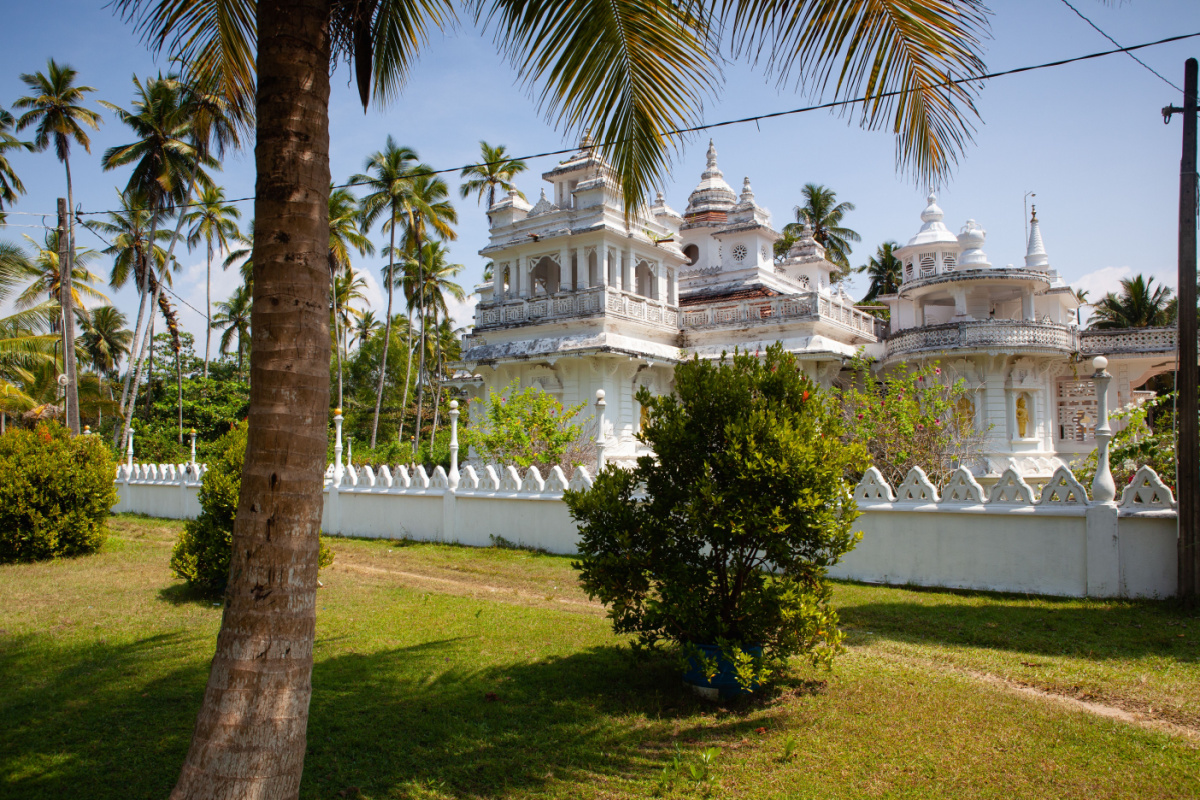 Temple près de Balapitiya