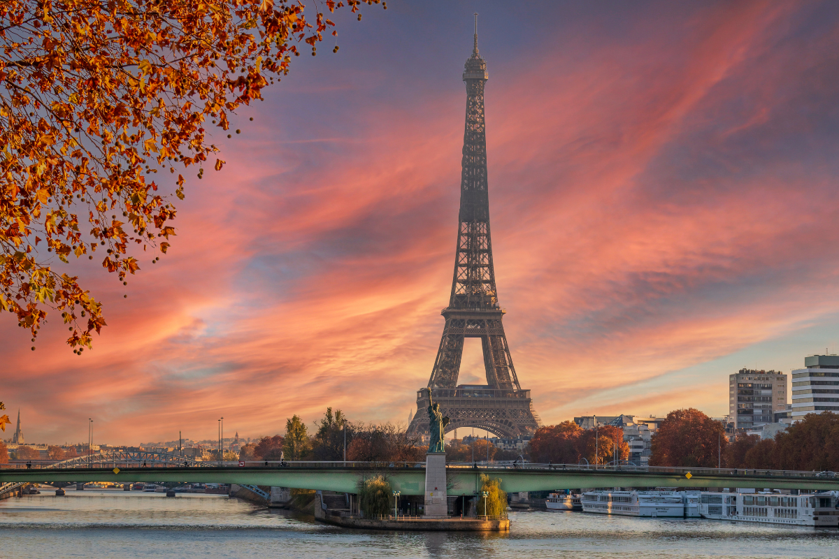 Les 10 meilleurs endroits pour admirer les feux d'artifice du Nouvel An  2024 à Paris - Splendia