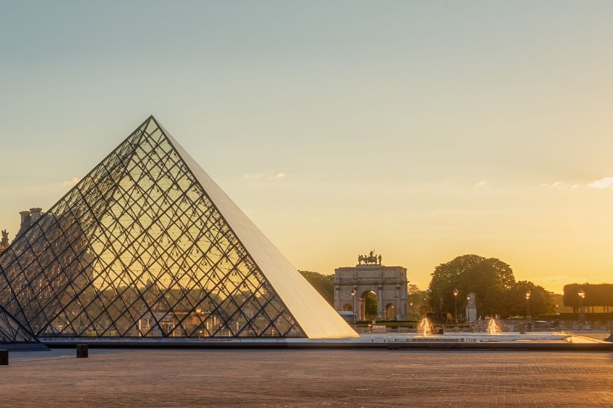 quai du louvres paris