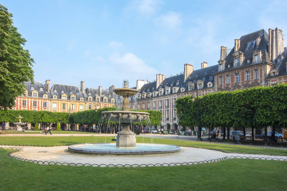 Boutique hotel paris place des vosges