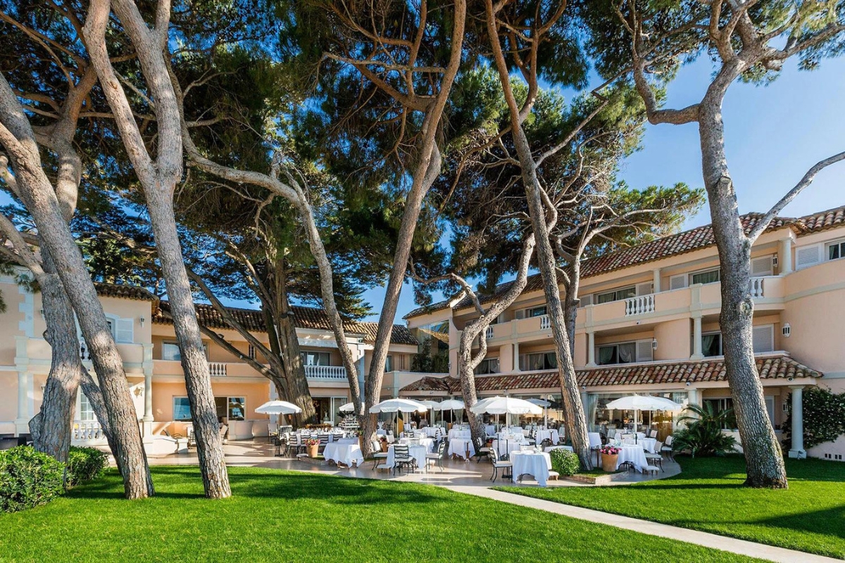 Top 13 des Meilleurs Restaurants avec une Vue Extraordinaire sur la Côte d'Azur