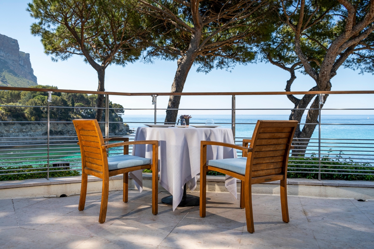 Top 13 des Meilleurs Restaurants avec une Vue Extraordinaire sur la Côte d'Azur