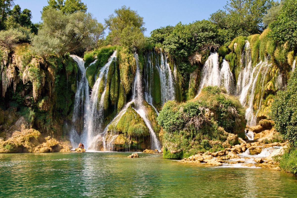 Les 6 cascades qui vont te couper le souffle en Europe !