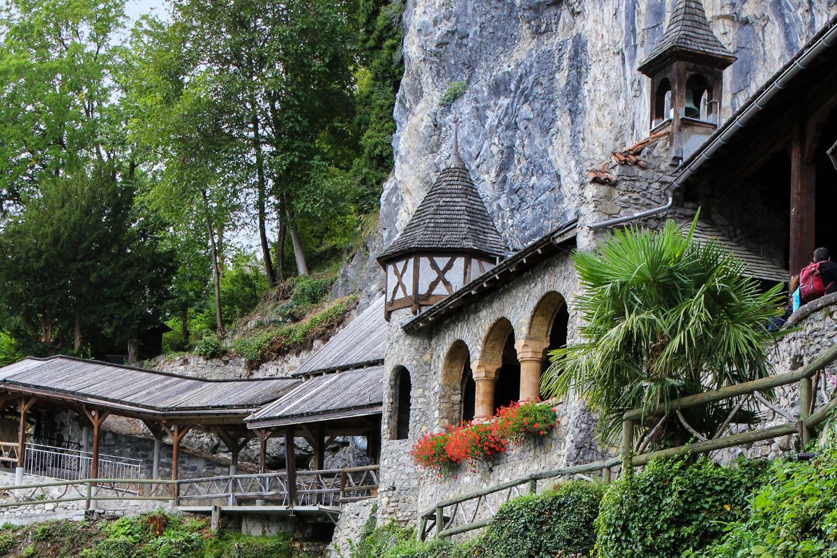 grottes de Saint Béatus