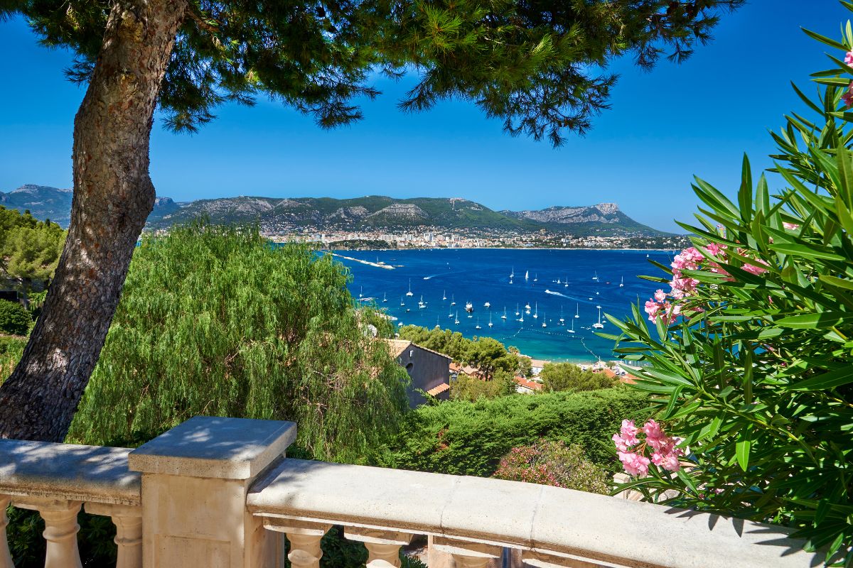 plage aux environs dans le var