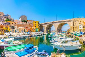 Quel est le surnom de la ville de Marseille ?