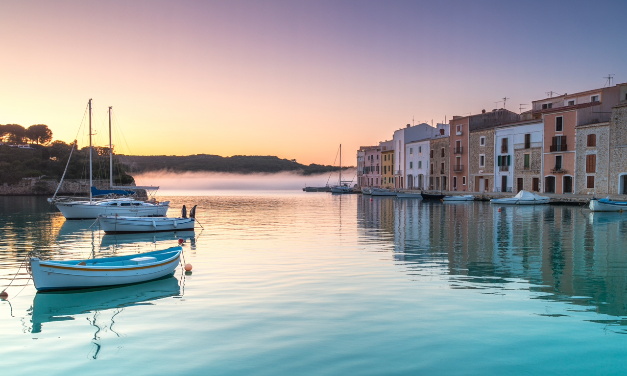 découvrez où loger à minorque en 2025 : sélection des meilleurs quartiers et hébergements pour un séjour inoubliable sur l'île des baléares, adapté à tous les budgets.